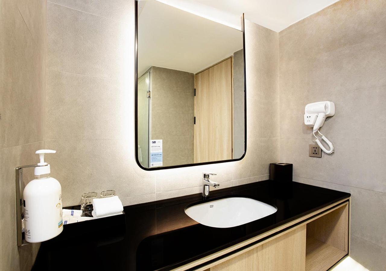 Holiday Inn Express & Suites Bangkok Central Pier By Ihg Extérieur photo