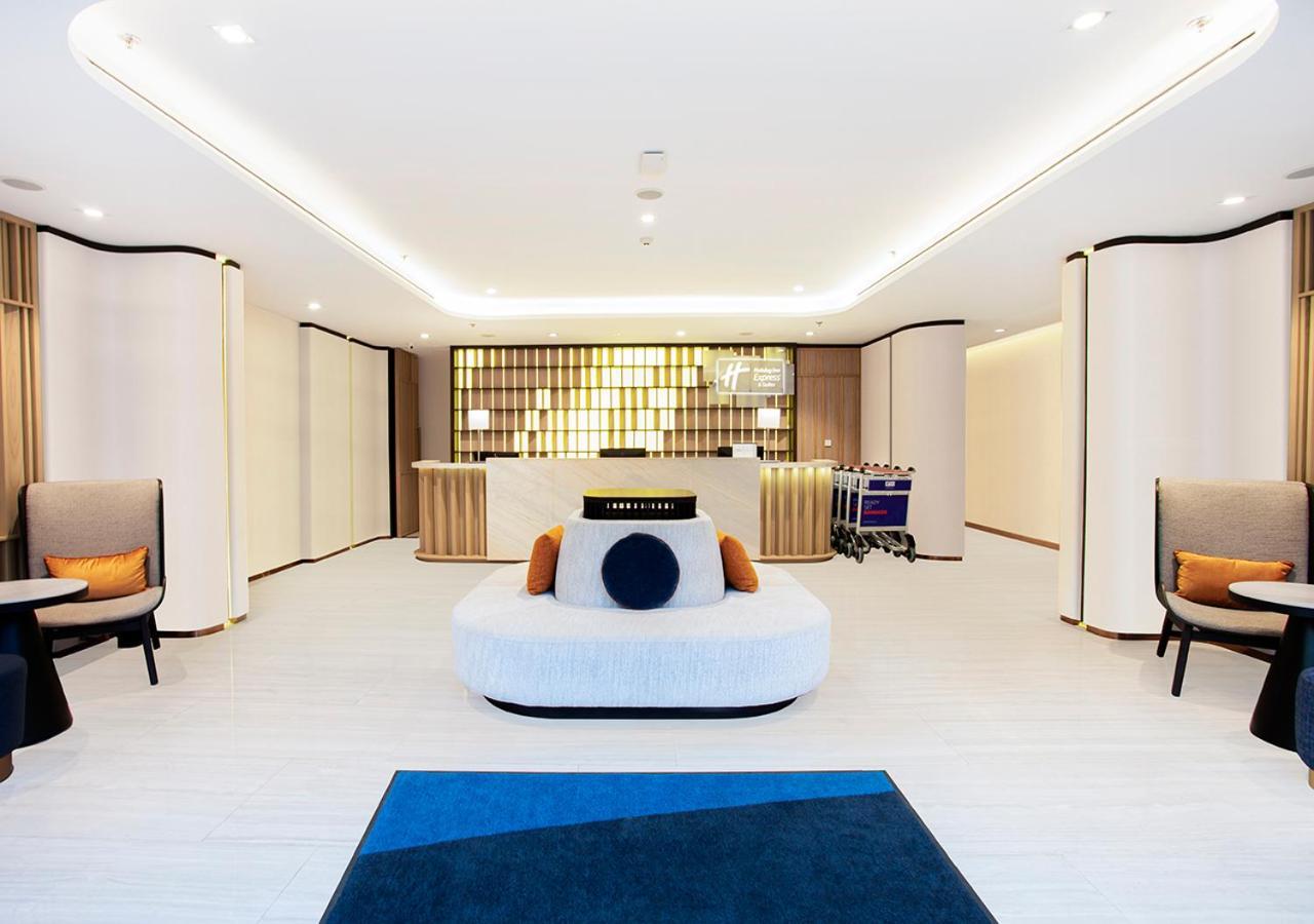 Holiday Inn Express & Suites Bangkok Central Pier By Ihg Extérieur photo