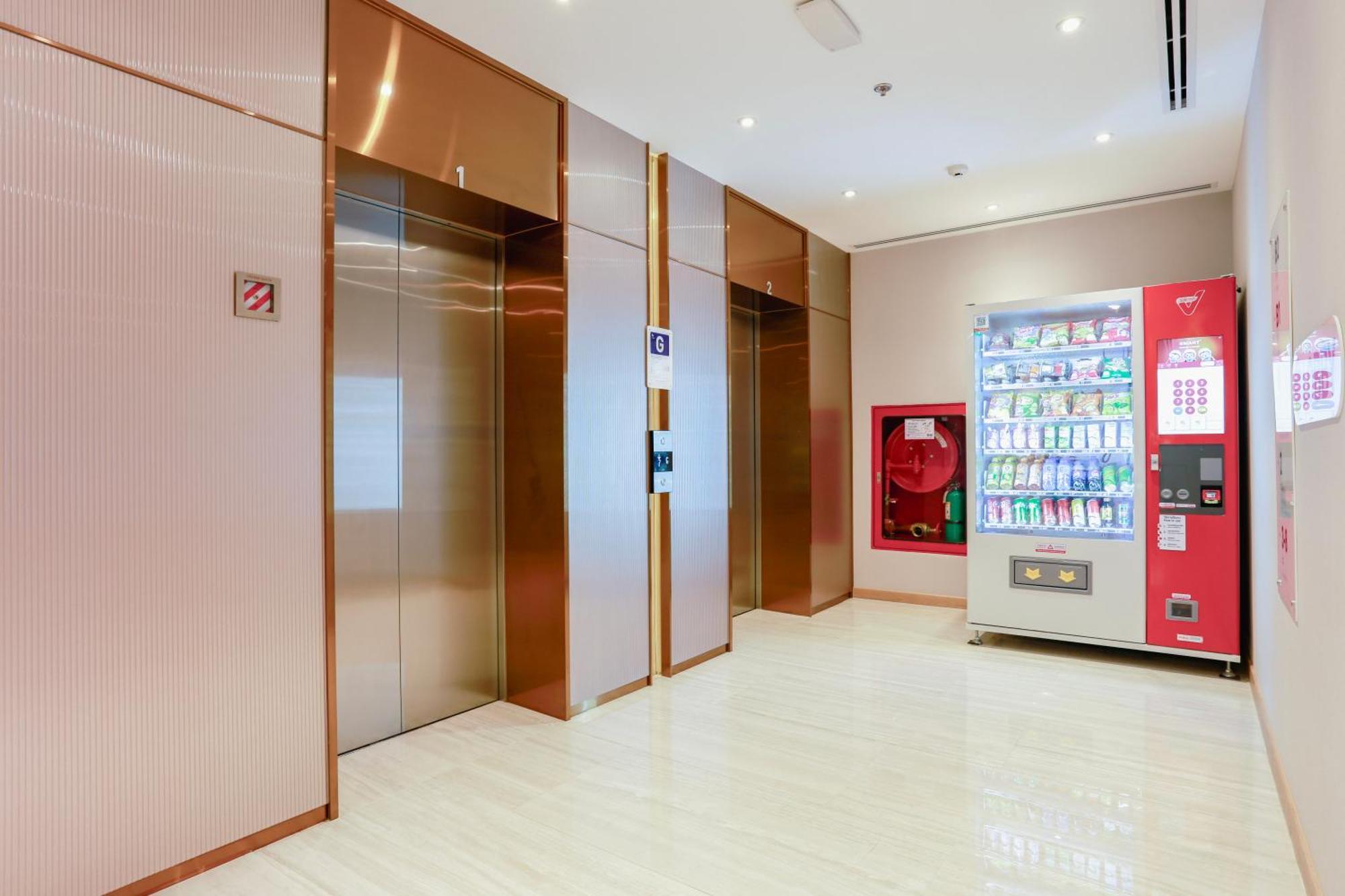 Holiday Inn Express & Suites Bangkok Central Pier By Ihg Extérieur photo