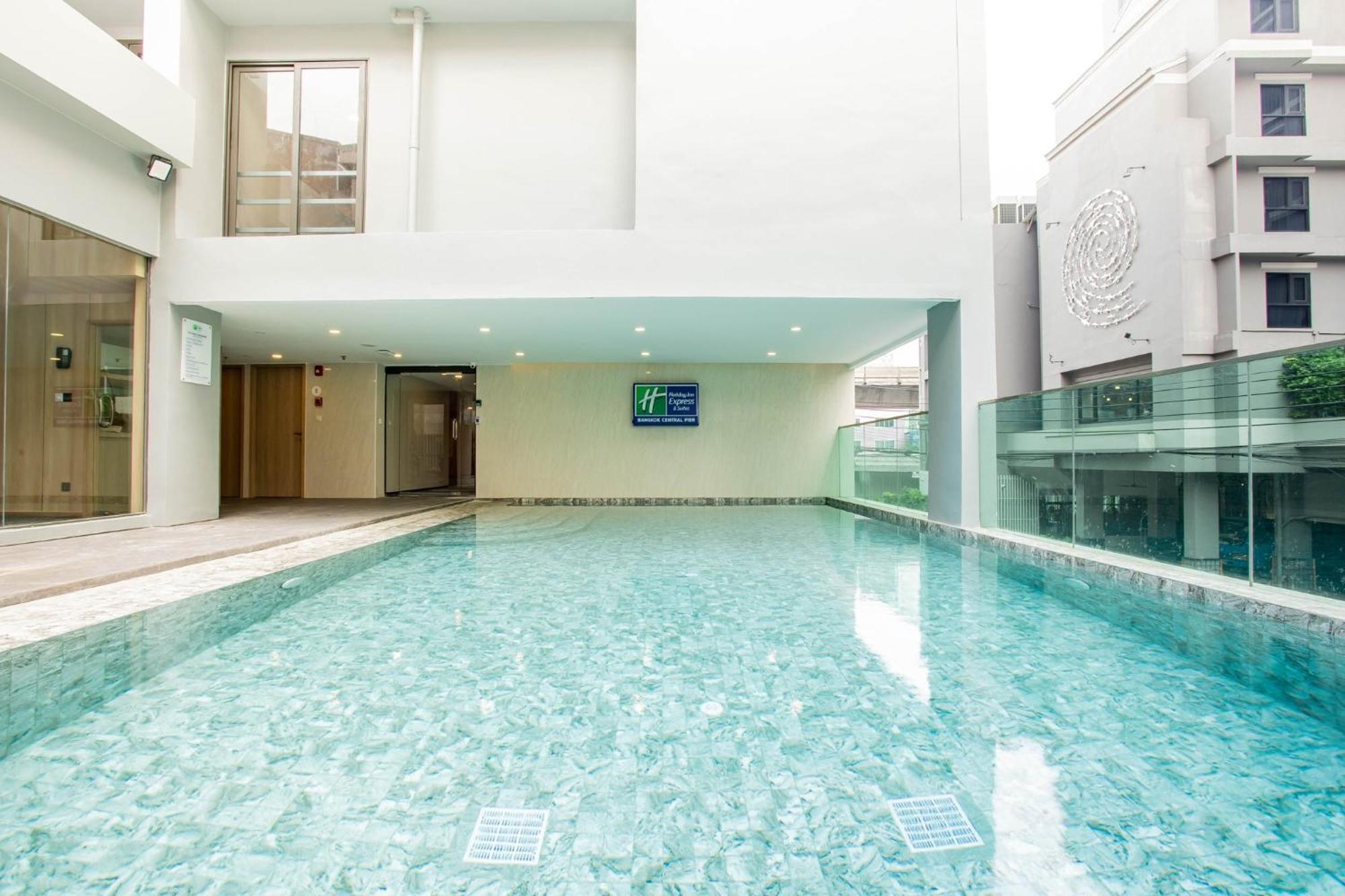 Holiday Inn Express & Suites Bangkok Central Pier By Ihg Extérieur photo