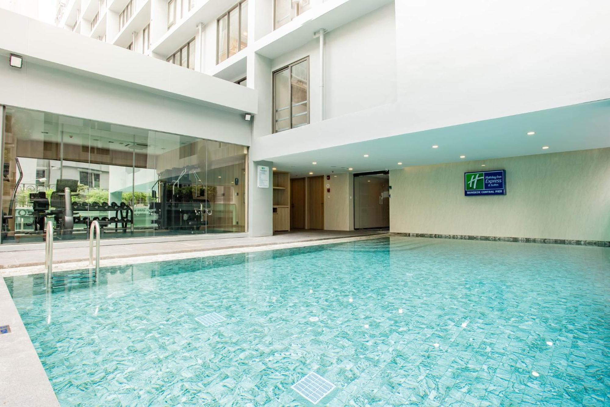 Holiday Inn Express & Suites Bangkok Central Pier By Ihg Extérieur photo